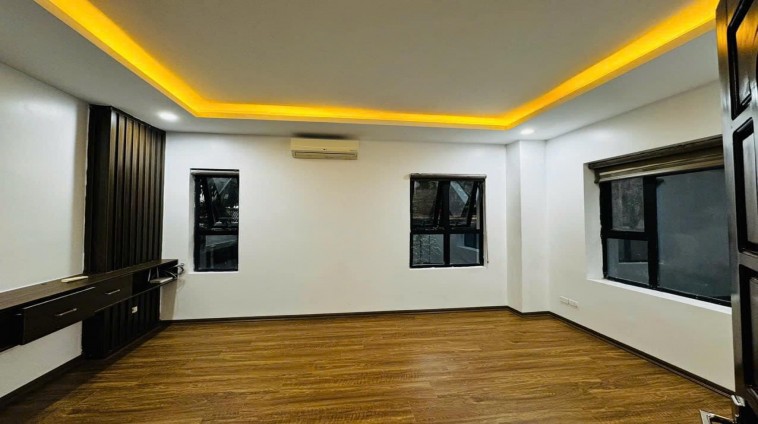 Cho thuê MBKD SPA, VP CÔNG TY Ngõ oto Dịch Vọng Hậu, 35m2, 5 tầng, 8 ngủ, 5 WC,  30 triệu (ctl)